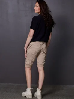 Uta Capri Shorts