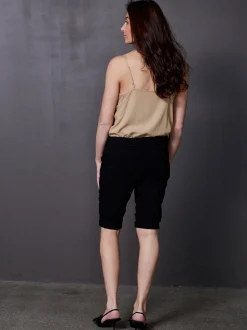 Uta Capri Shorts