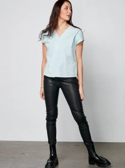 YELDA t-shirt